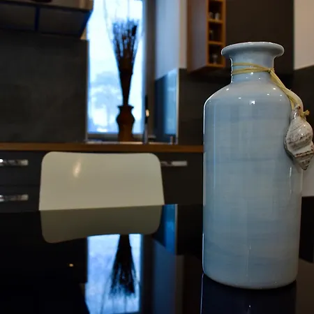 Cheryl By My Place Malpensa