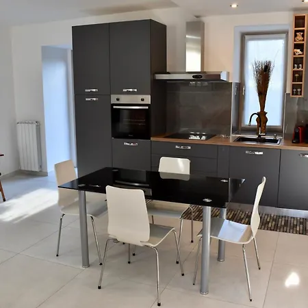 Cheryl Guest House - Lake Maggiore By My Place Malpensa Apartman